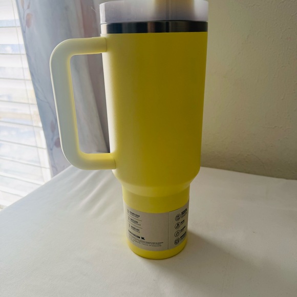 Stanley The FlowState Quencher H2.0 Pomelo Tumbler Lemonade Sunshine New Pastel - Picture 3 of 5